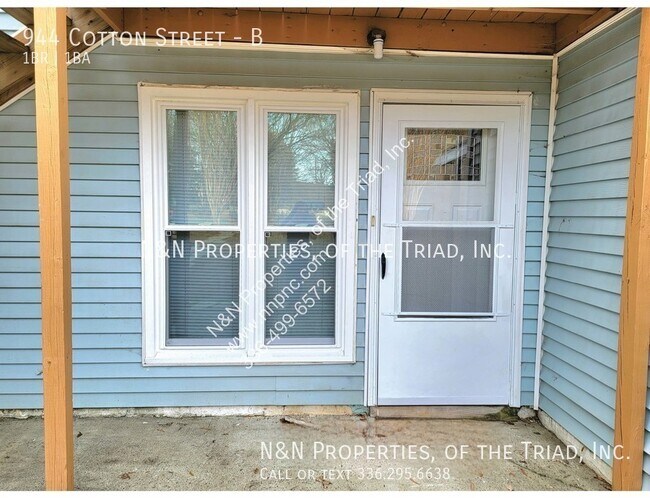 Photo - 944 Cotton St SW Unidad B