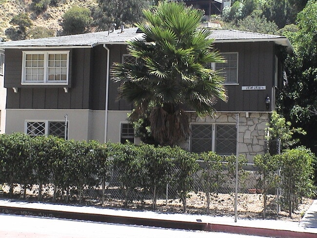 1716 Laurel Canyon Blvd Unidad 1714 and a half