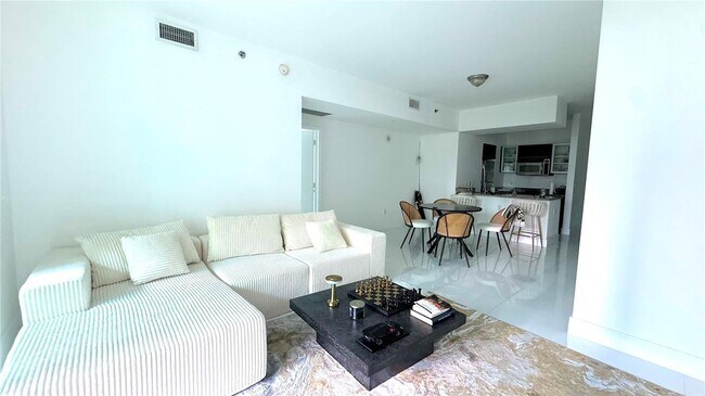 Photo - 950 Brickell Bay Dr Unit 400