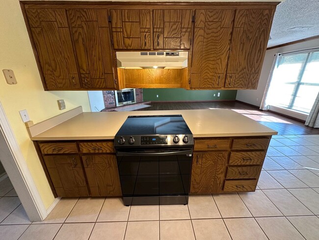 Photo - 3/2/2 on culdesac, close to park!