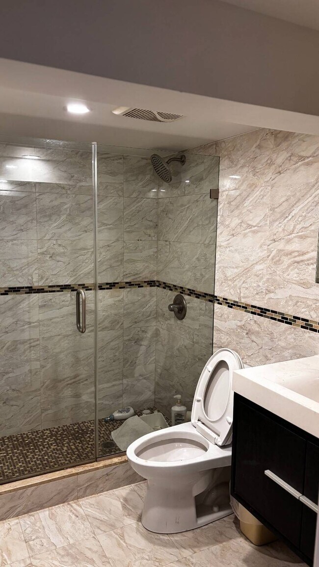 Photo - 86-08 144th St