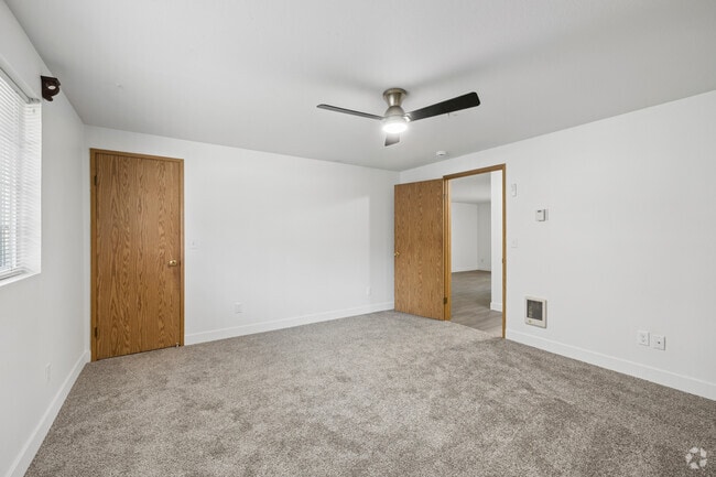 1BR, 1BA - 850SF - Bedroom