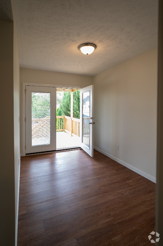 Building Photo - 1277 W 67th St Rental