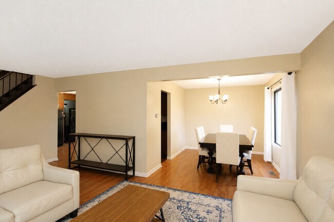 Photo - 982 Valleyview Dr