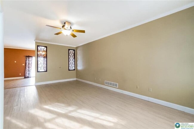 Photo - 537 Kemmerer Ln