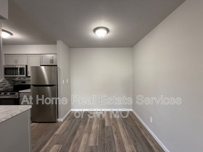 Photo - 721 E Bain St