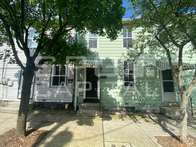 Building Photo - 227 S Washington St Rental