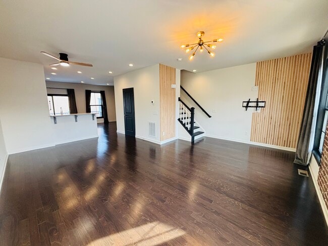 Photo - 160 Hamilton Ave NW