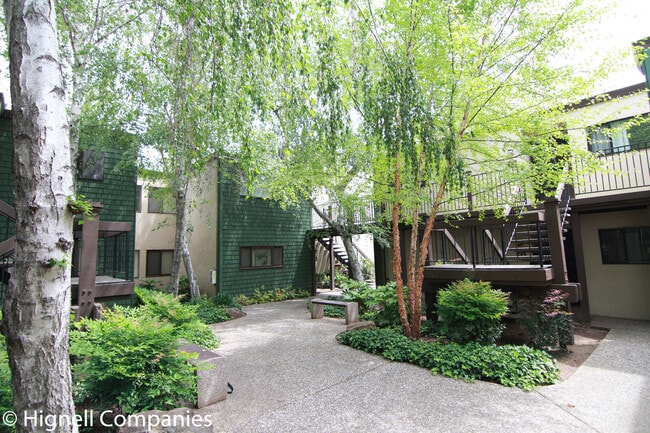 Clubhouse! Pool! Coutyard! - Clubhouse! Pool! Coutyard!