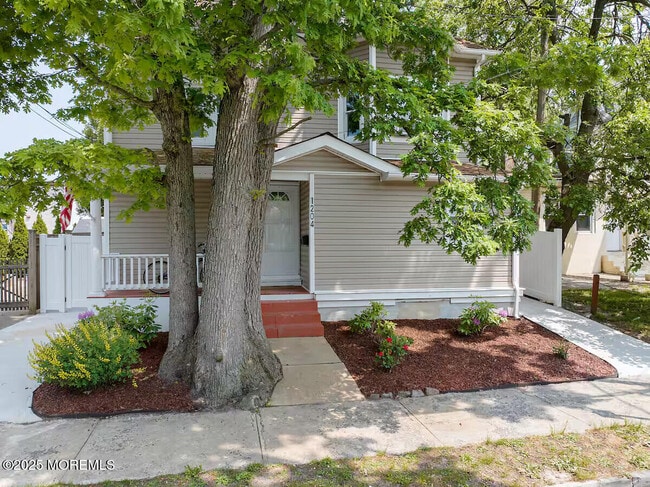 Photo - 1204 Emory St