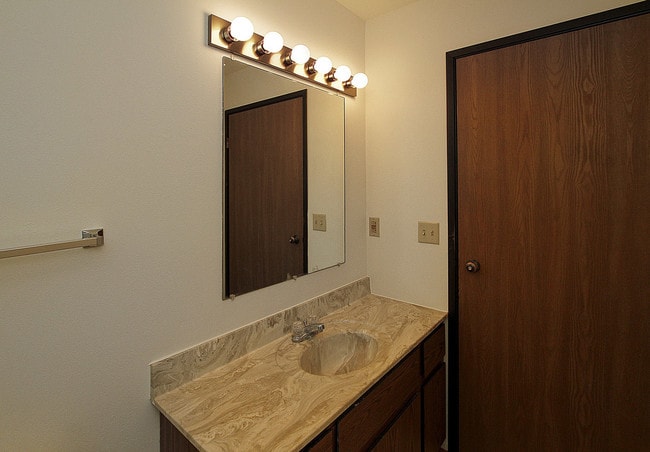 Applegate Apartments
