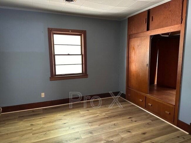 Photo - 117 E 23rd St