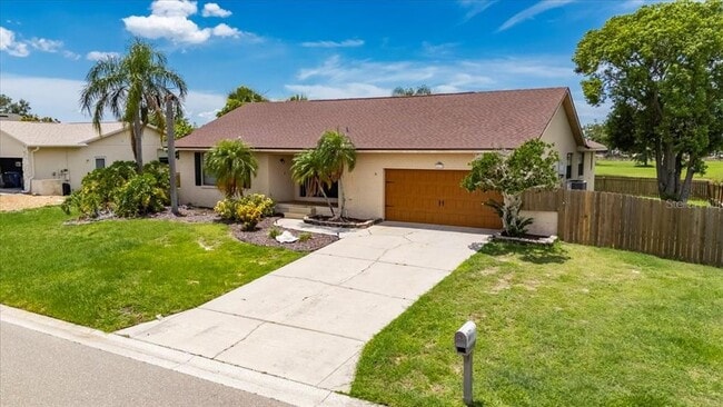 Photo - 811 Eagle Ln