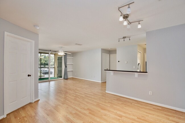 Photo - Charming 2/2 Spacious Condo with a Screened Balcony in the Highly Desired Dr. Phillips Area - Orl...