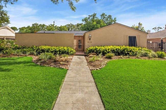 Building Photo - 6139 Chevy Chase Dr Rental