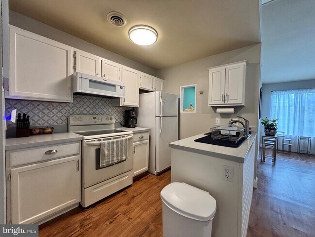 Photo - 711 Wexford Way