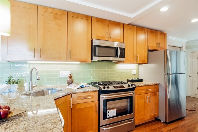 Photo - 108 Maverick St Unit 1