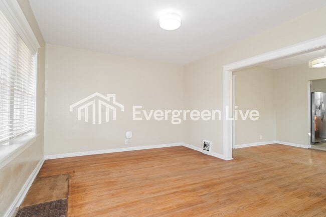 Photo - 316 N Hills Dr