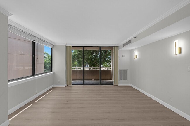Photo - 3525 Sage Rd Unit 304