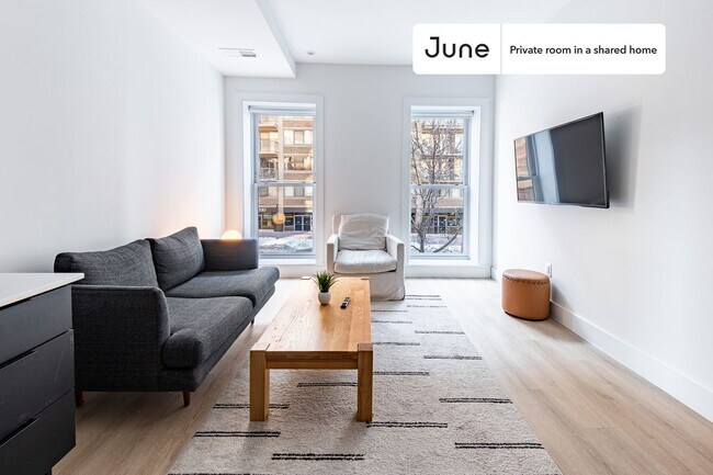 Room in Shared 4 bed/2 bath home in Dupont Circle