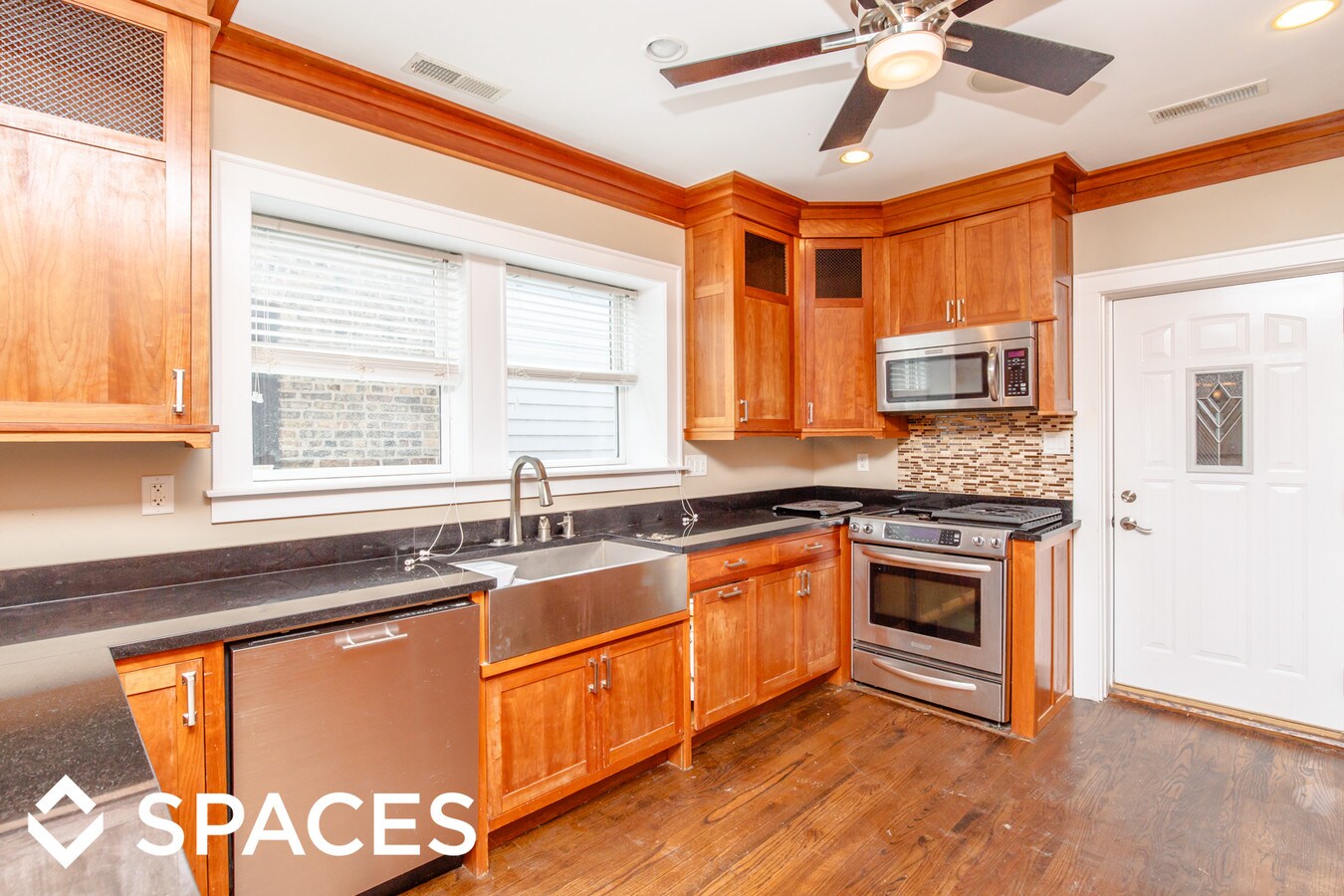 Photo - 2619 W Greenleaf Ave Apartment
