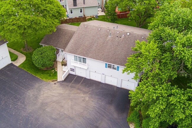 Photo - 212 Amherst Ct