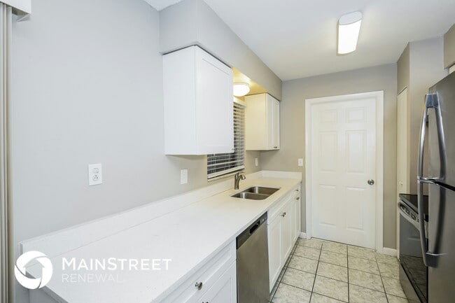 Photo - 965 Calbert Ln