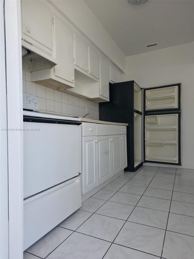 Photo - 1610 Liberty St Unit 9