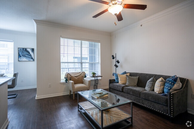 1BR, 1BA - 849SF