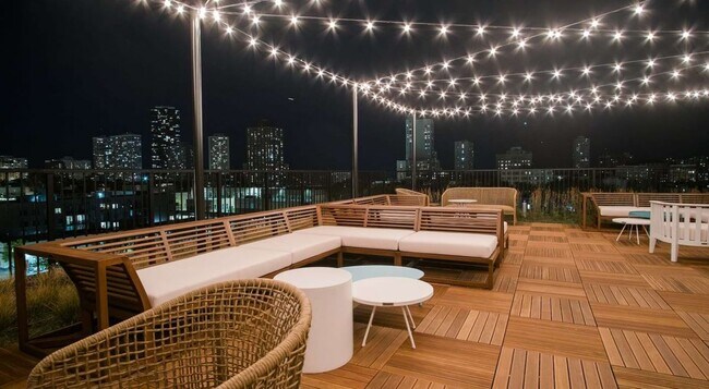 Photo - 1135 W Winona St