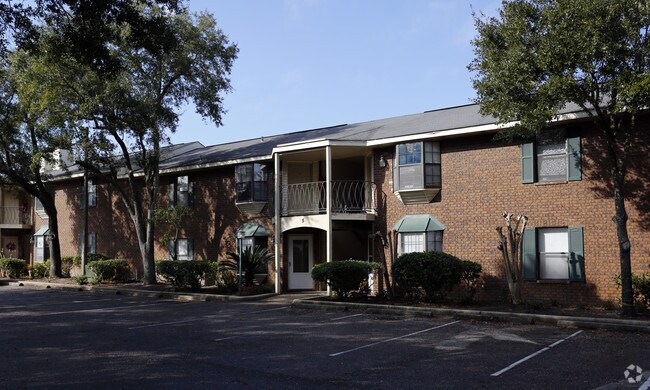 Millwood Apartments - Millwood Apartments