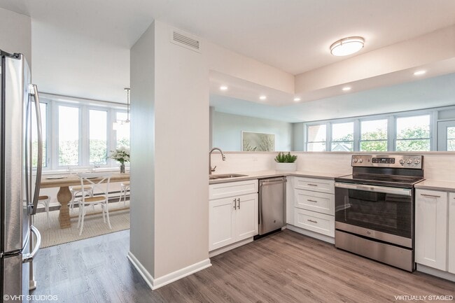 Photo - Spinning Wheel Apartments