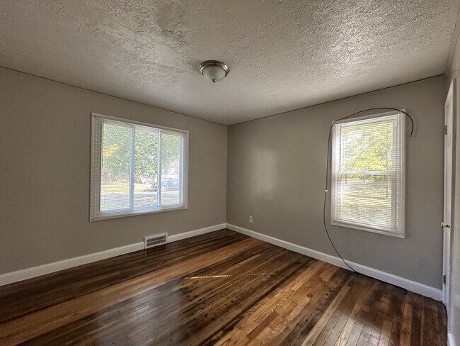 Photo - 4375 Guilford St