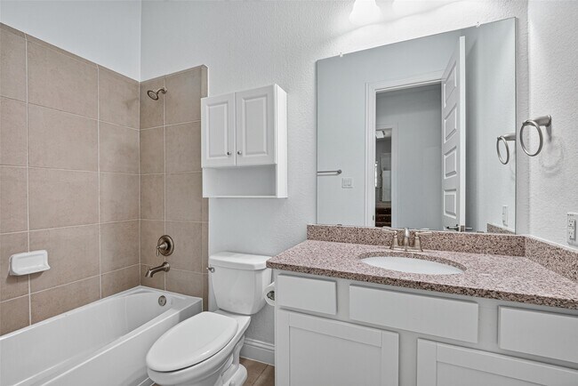 Photo - 13326 Lake Chesdin Rd