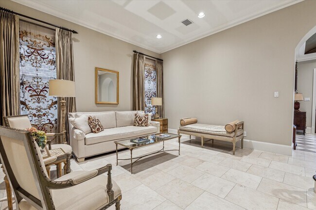 Photo - 3108 University Blvd