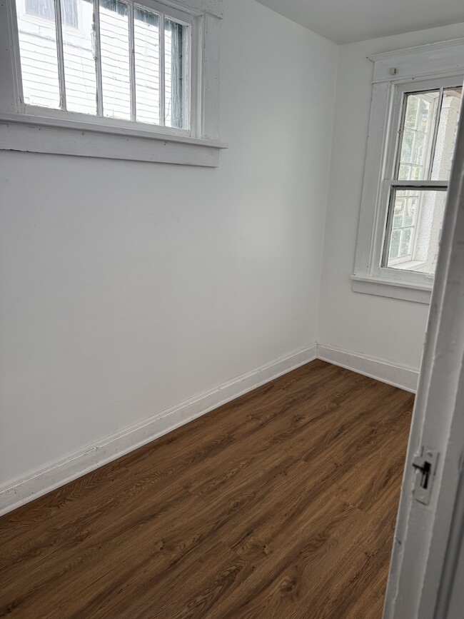 Photo - 803 7th St S