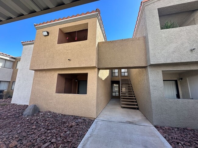 Ground Level 2 Bed Condo in Desert Shores ... - Ground Level 2 Bed Condo in Desert Shores ...