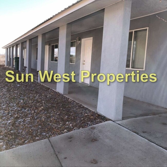 Building Photo - 820 Vine Ave Unit #A