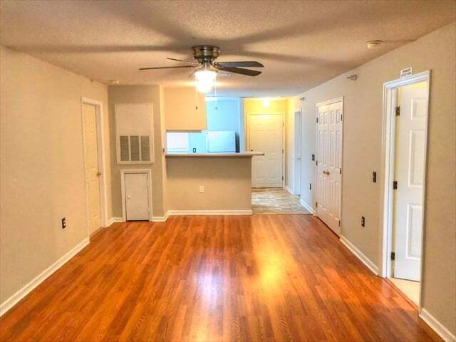 Photo - 1430 Collegeview Ave