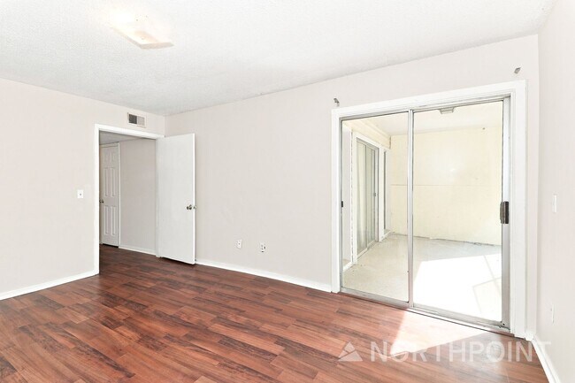 1208 Bush River Rd Unidad H7