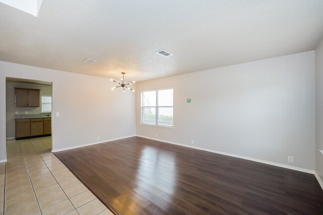 Photo - 1028 Springcreek Dr