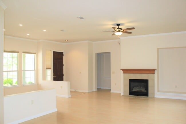 Photo - 103 Hill Country Dr