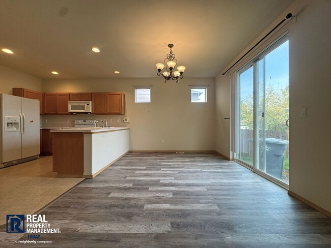 Photo - 3BR Silver Creek Home w/ Loft, Fireplace & 2-Car Garage!!