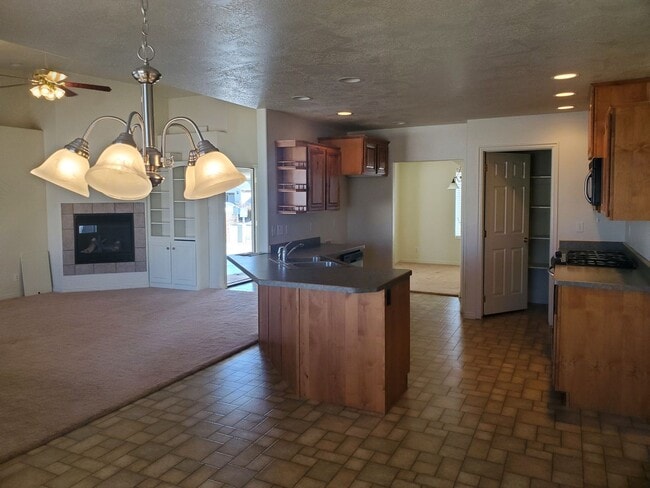 Photo - 3 Bed 2 Bath By Iron Springs Elementary