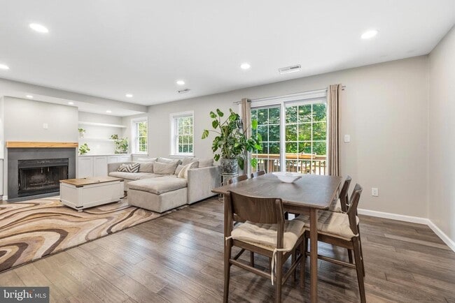 Photo - 4880 Chevy Chase Dr
