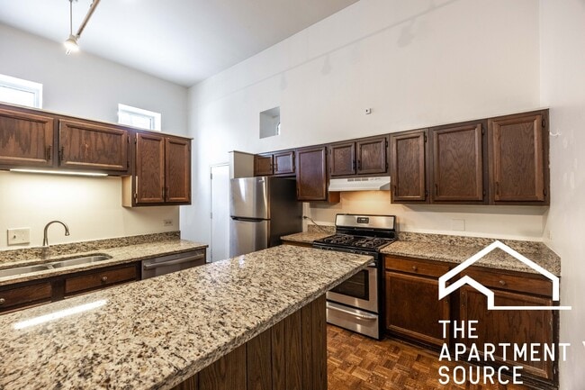 Photo - 2059 N Clifton Ave Unit 1F