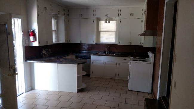 Photo - 511 Sheffield St