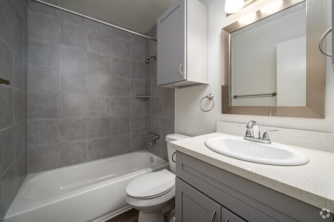 1BR, 1BA - 720SF