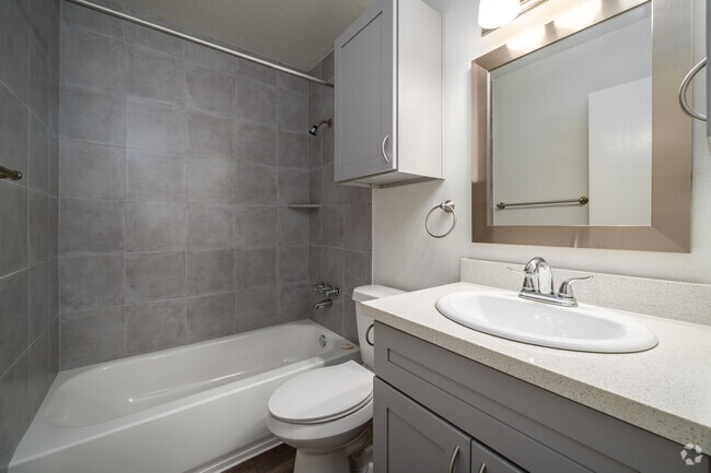 1BR, 1BA - 720SF - Village Place