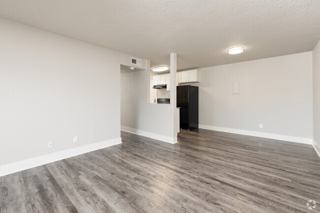 2BR, 1BA - 855SF - Living Room
